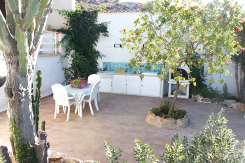  KITCHEN IN THE GARDEN
